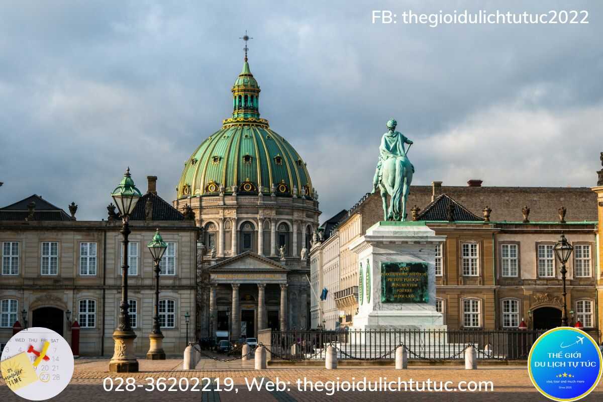 Cung điện Amalienborg-thegioidulichtutuc